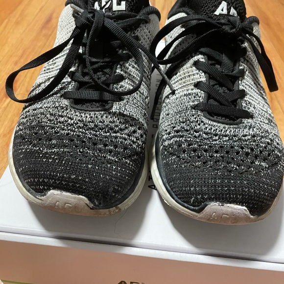 APL athletic propulsion labs techloom pro black/ grey/ white ombré sneakers - Picture 9 of 9